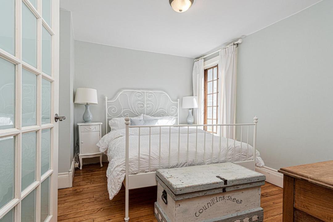 Photo of Bedroom in Delta