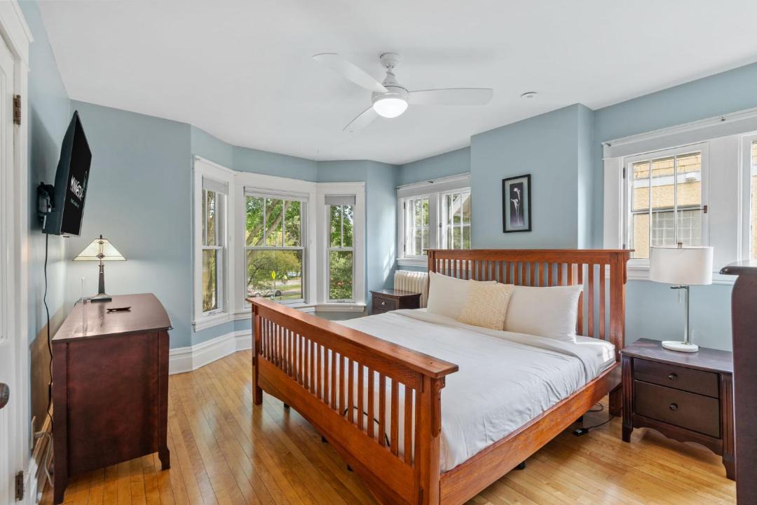Photo of Bedroom in Linden Hills
