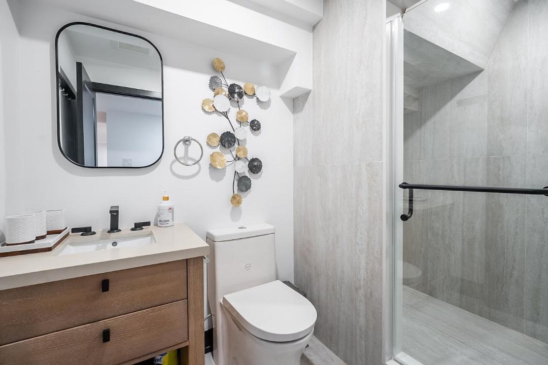 Photo of Bathroom in Lakeview