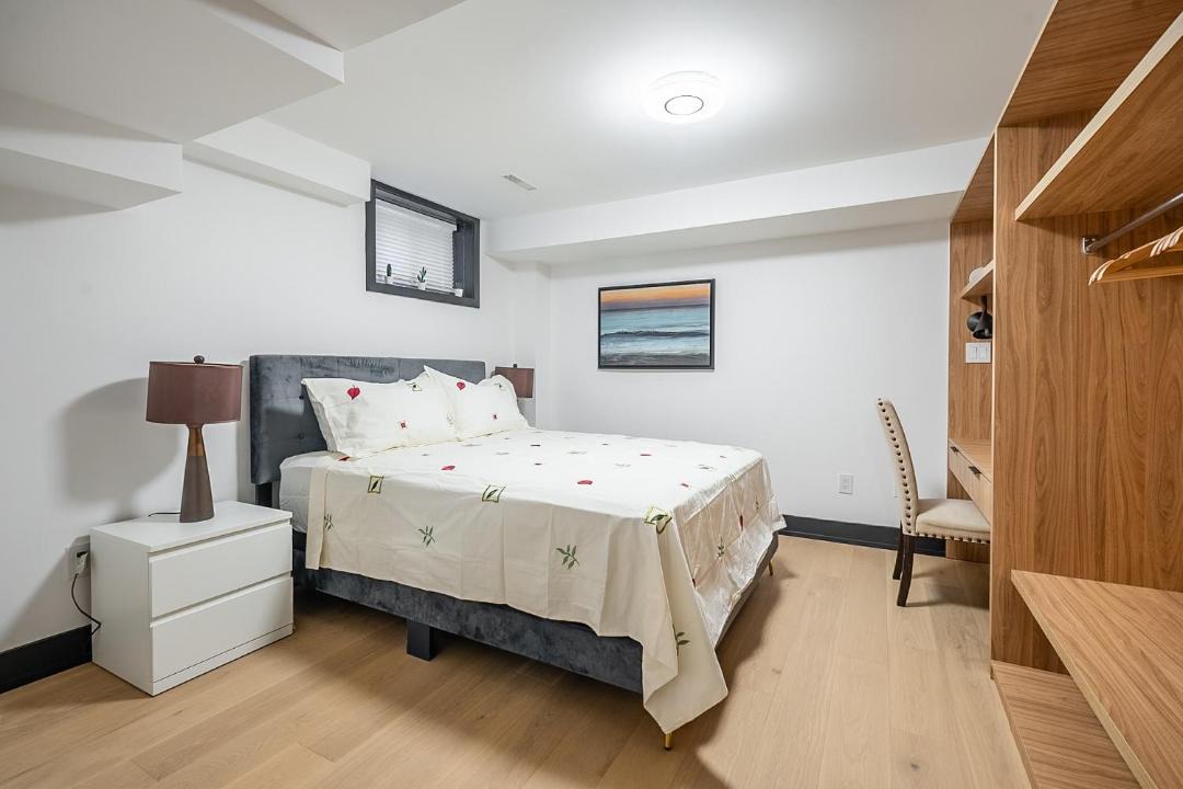 Photo of Bedroom in Lakeview