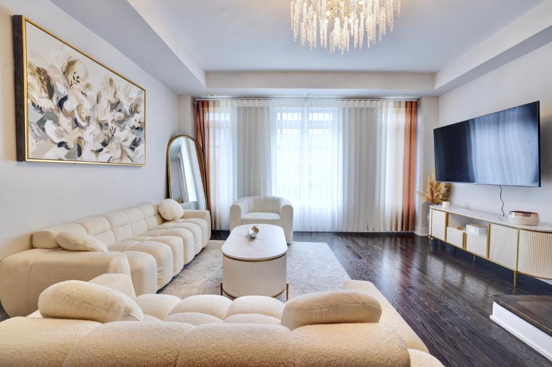 Photo of Livingroom in Lakeview