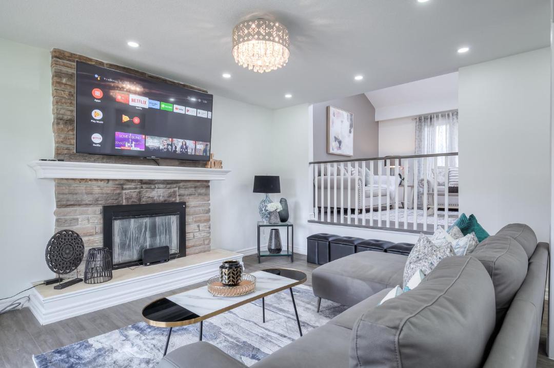 Photo of Livingroom in Richmond Hill