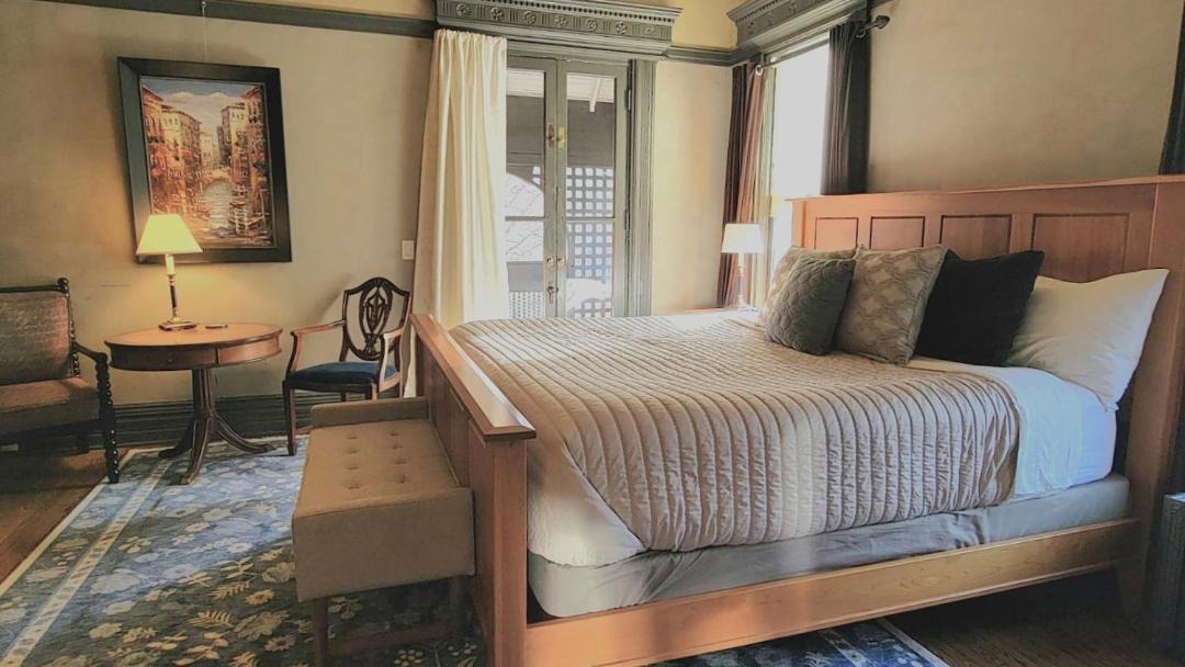 Photo of Bedroom in Summit - University
