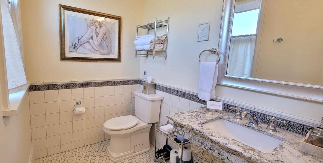 Photo of Bathroom in Summit - University