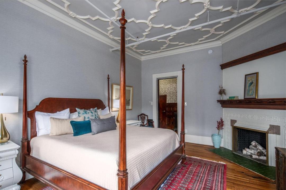 Photo of Bedroom in Summit - University