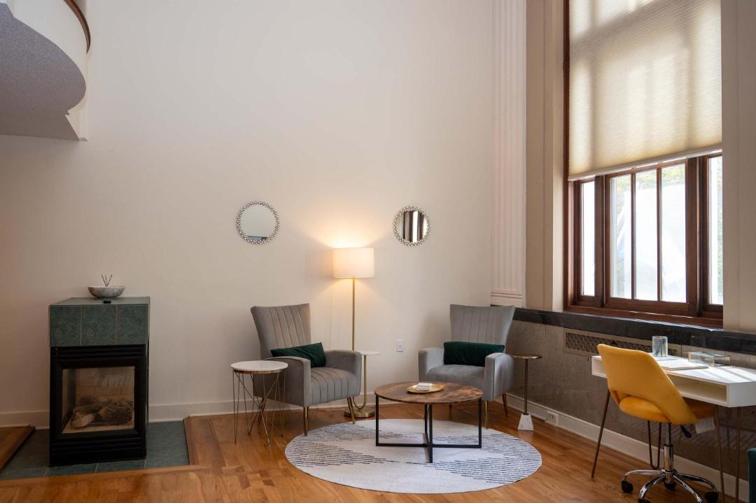 Photo of Livingroom in Downtown