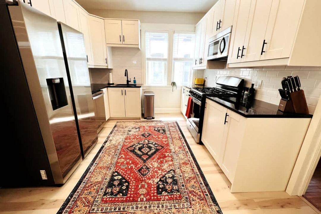 Photo of Kitchen in Lyn-Lake