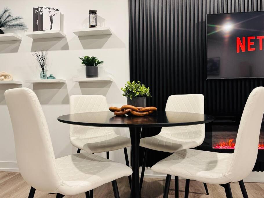 Photo of Livingroom in Niagara Falls