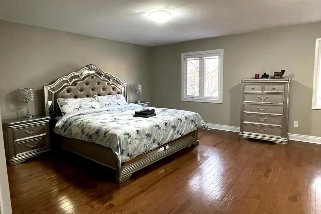 Photo of Bedroom in Richmond Hill