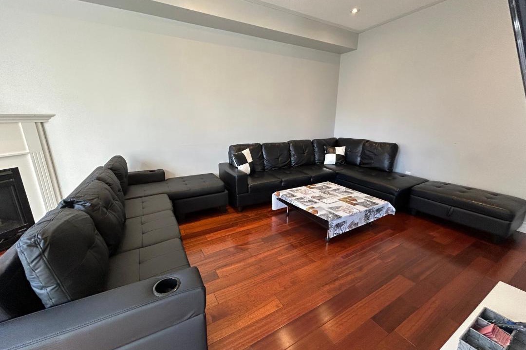 Photo of Livingroom in Ajax