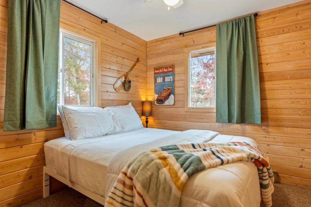 Photo of Bedroom in Crosslake