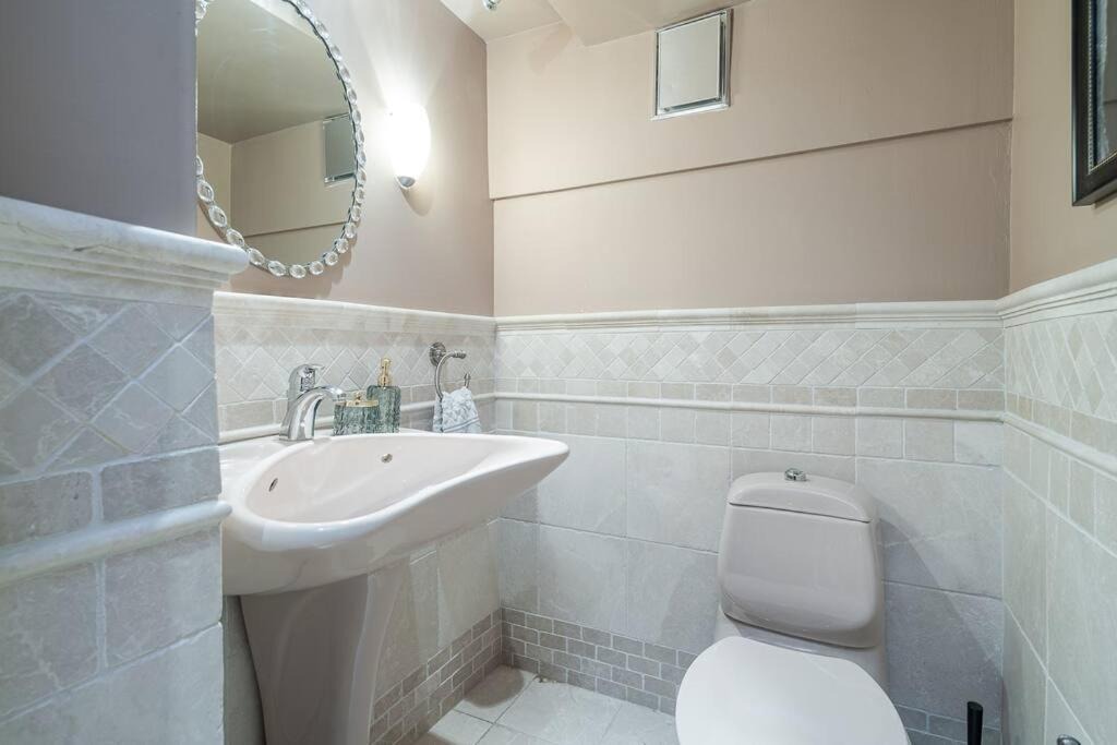 Photo of Bathroom in Forest Hill South