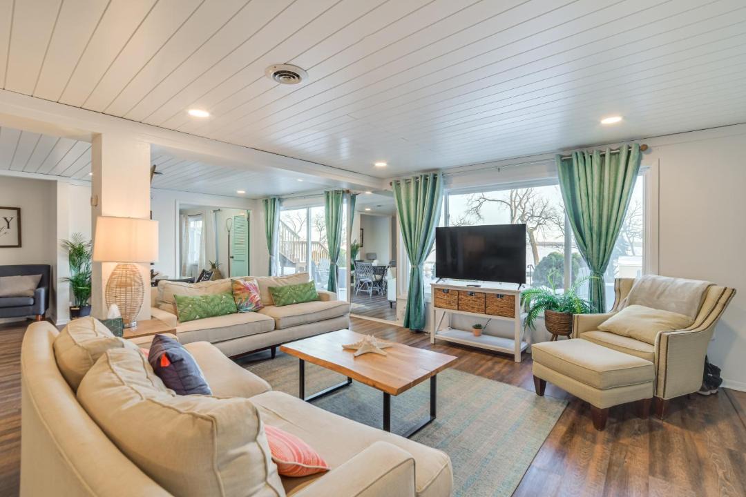 Photo of Livingroom in Detroit Lakes