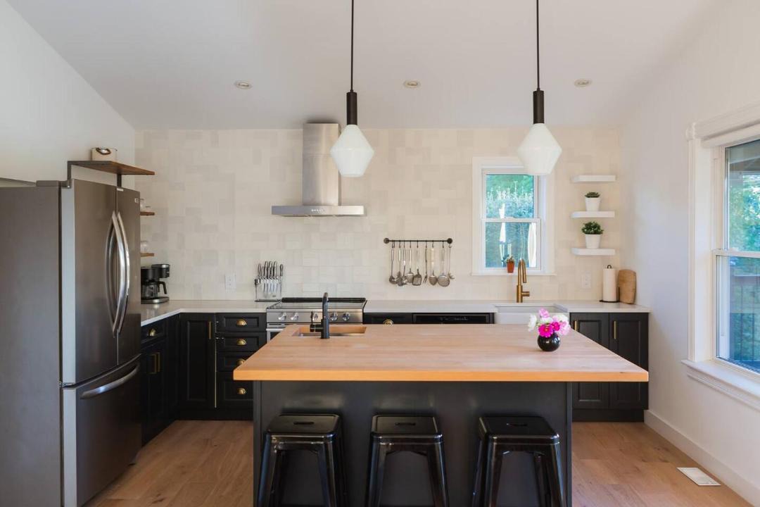 Photo of Kitchen in Ameliasburgh