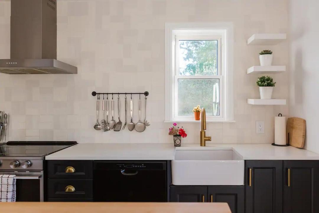 Photo of Kitchen in Ameliasburgh