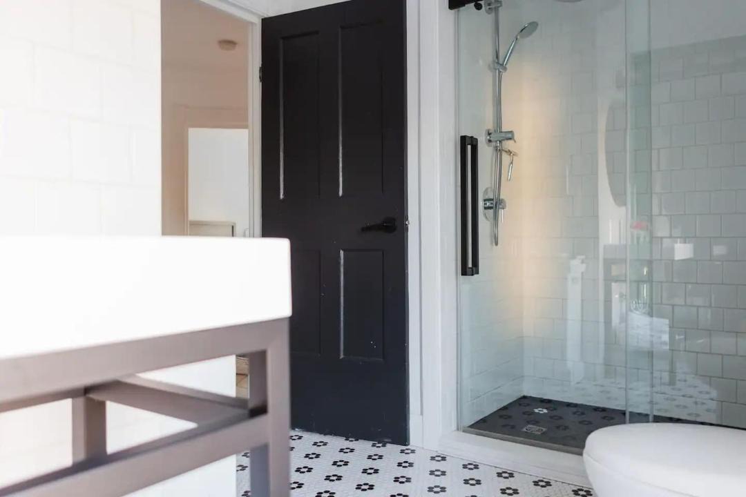 Photo of Bathroom in Ameliasburgh