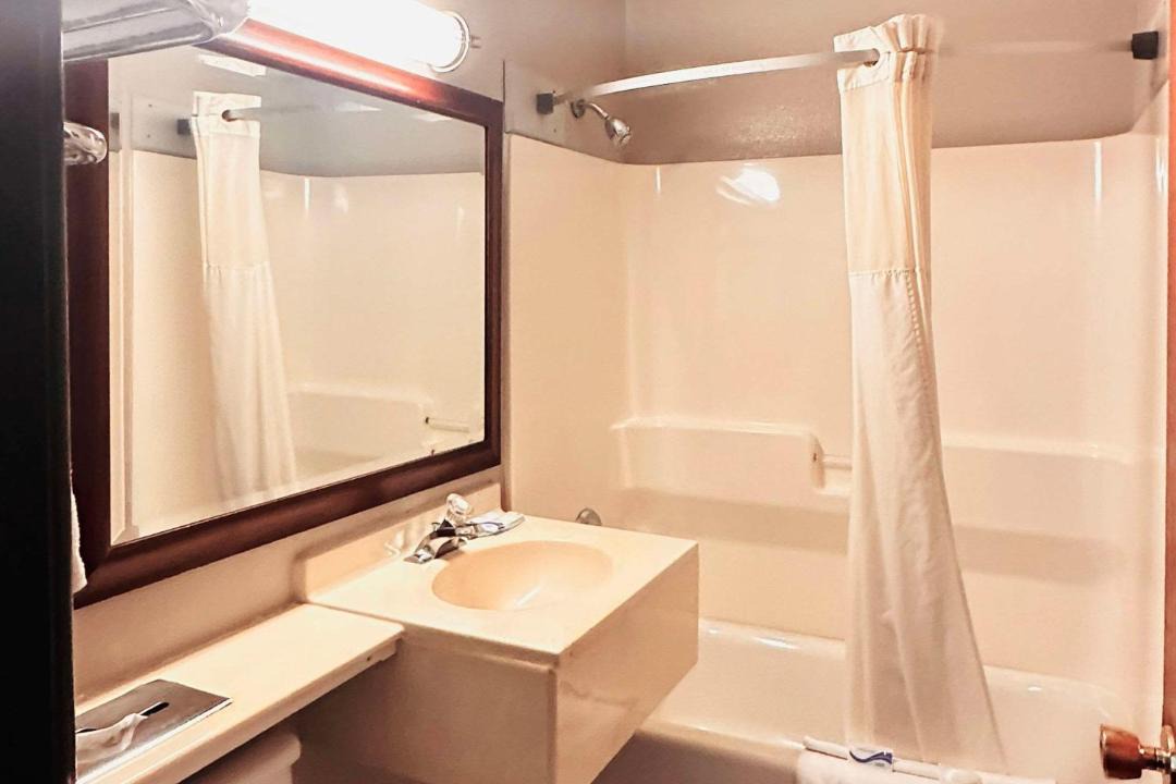Photo of Bathroom in Merriam Park