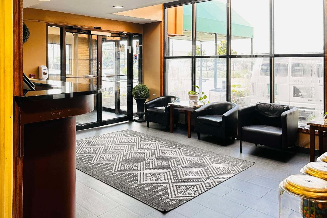 Photo of Livingroom in Merriam Park