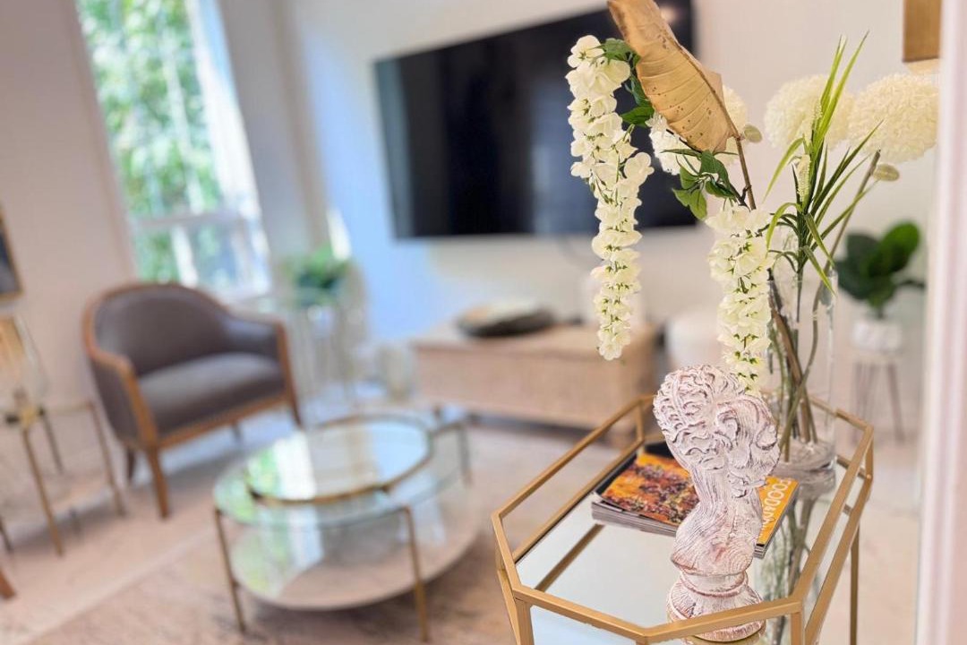 Photo of Livingroom in East Credit