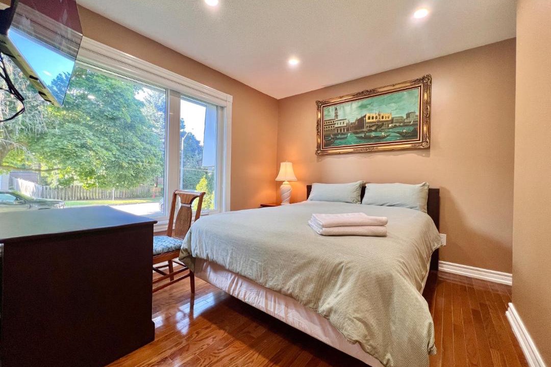 Photo of Bedroom in Richmond Hill