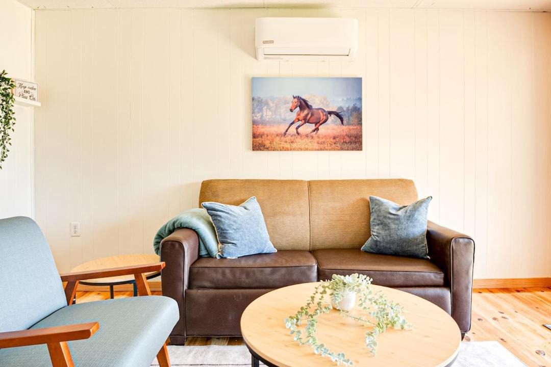 Photo of Livingroom in Magnetawan