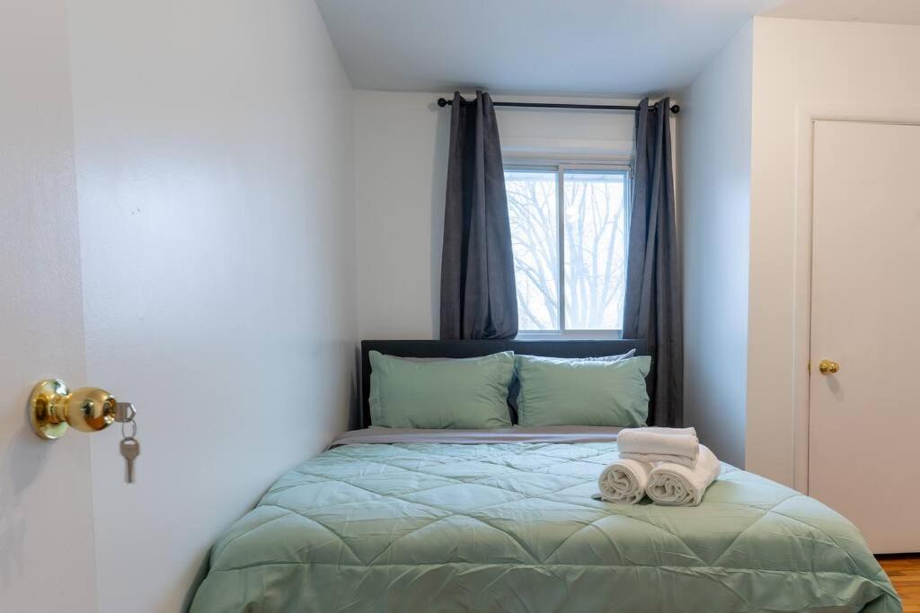 Photo of Bedroom in Carlingwood West - Glabar Park - McKellar Heights