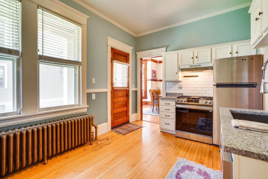 Photo of Kitchen in Summit - University