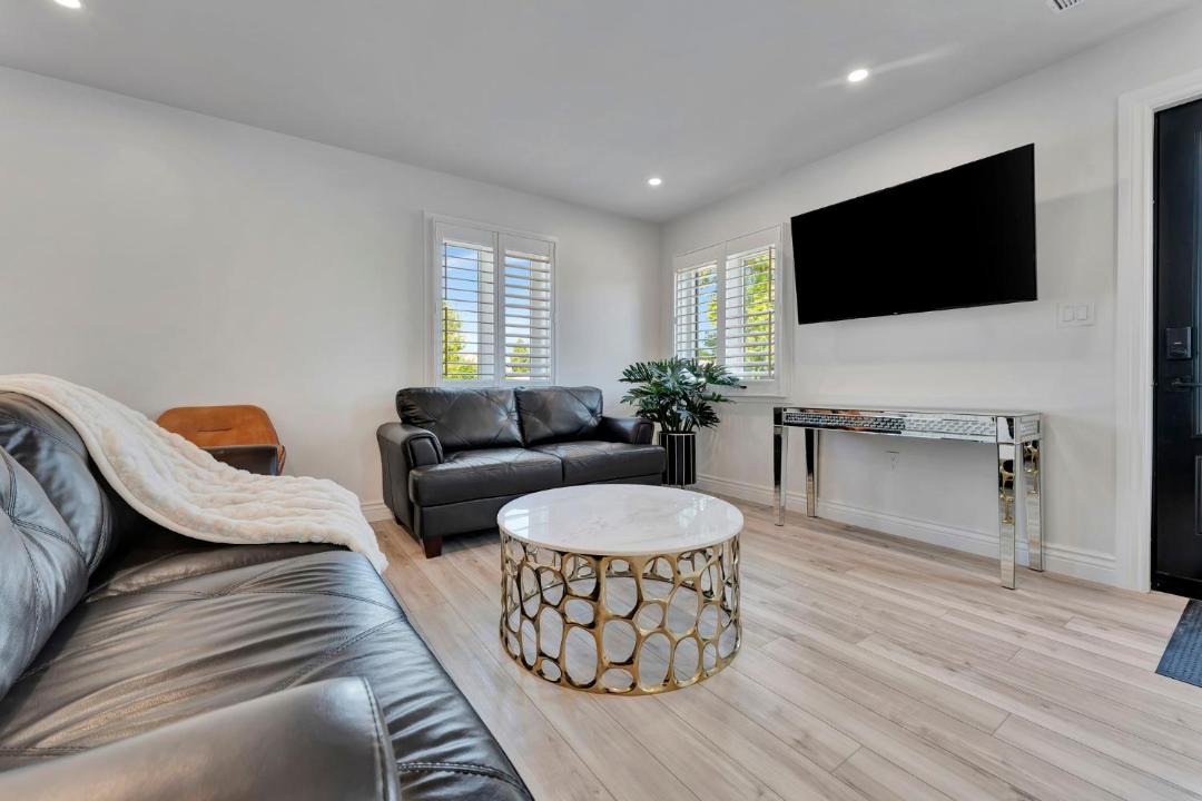 Photo of Livingroom in Port Dover