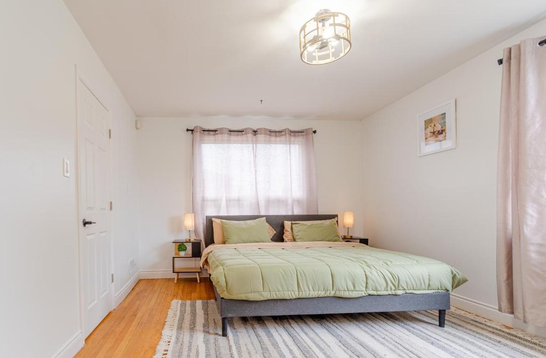 Photo of Bedroom in Carlingwood West - Glabar Park - McKellar Heights