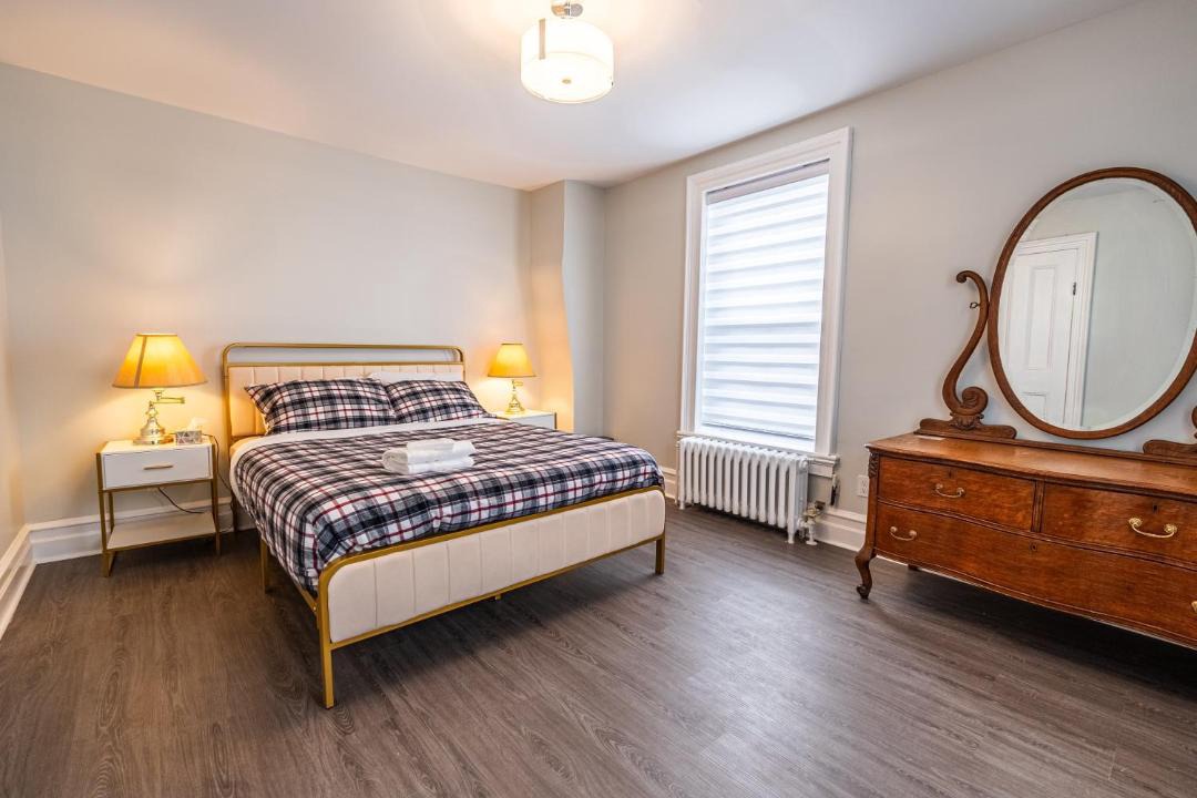 Photo of Bedroom in Alexandria