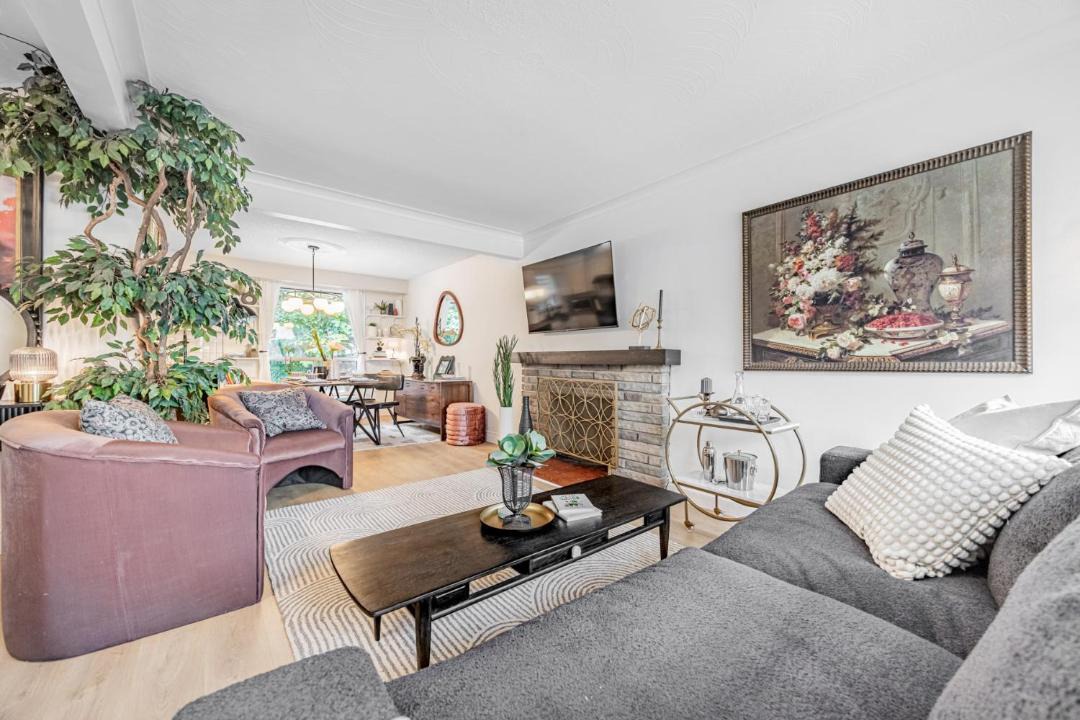 Photo of Livingroom in Lakeview