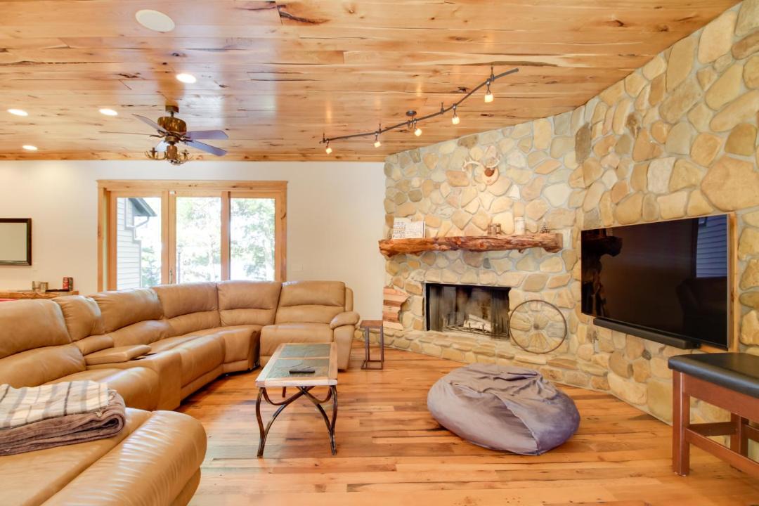 Photo of Livingroom in Lake Shore