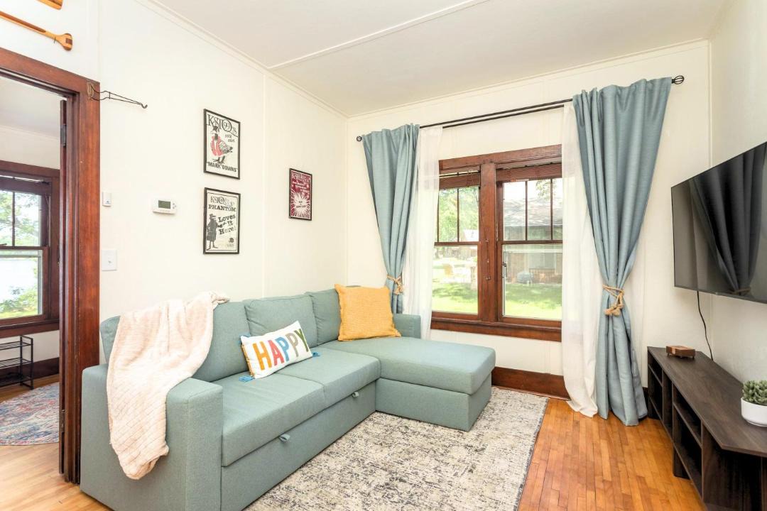 Photo of Livingroom in Alexandria