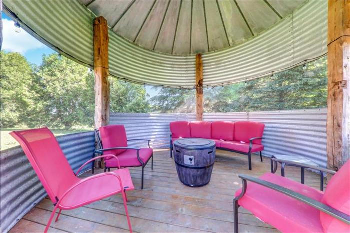 Photo of Patio Balcony in Elizabethtown-Kitley