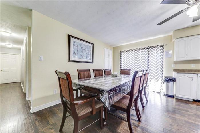 Photo of Livingroom in Elizabethtown-Kitley