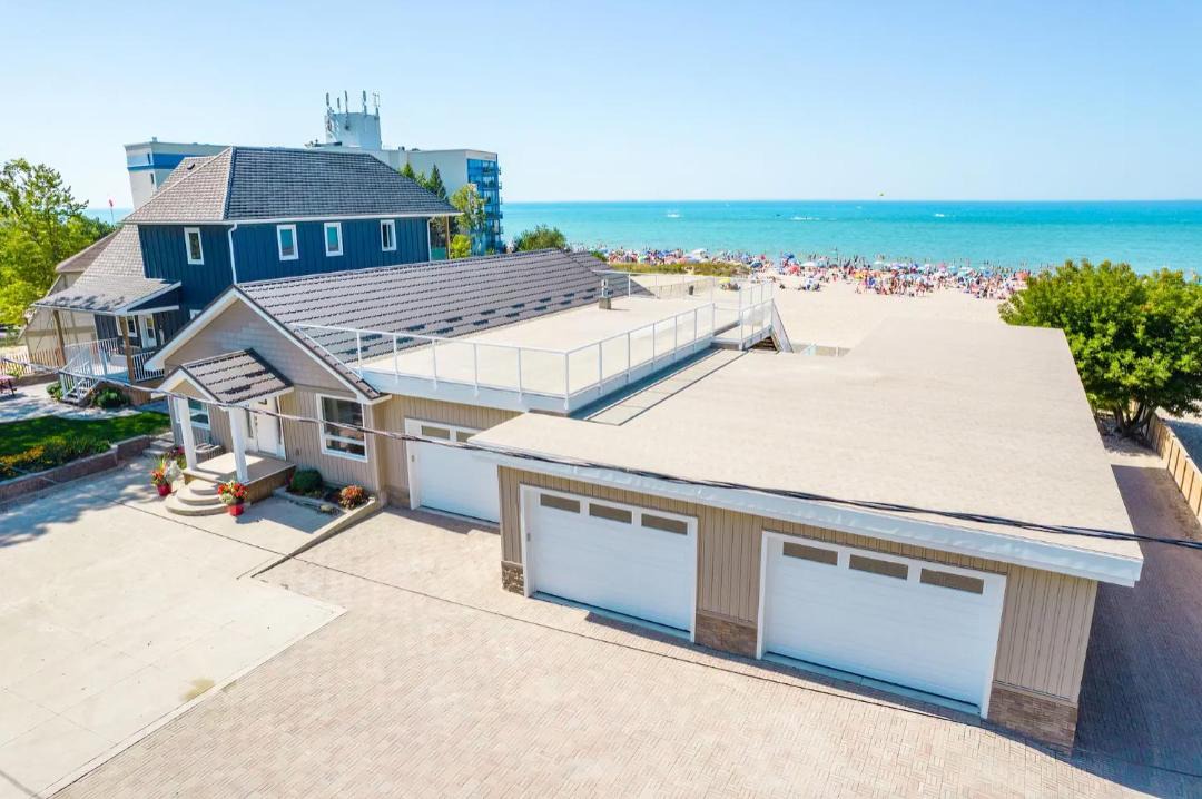 Photo of Others in Grand Bend