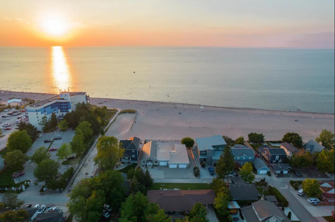 Photo of Others in Grand Bend