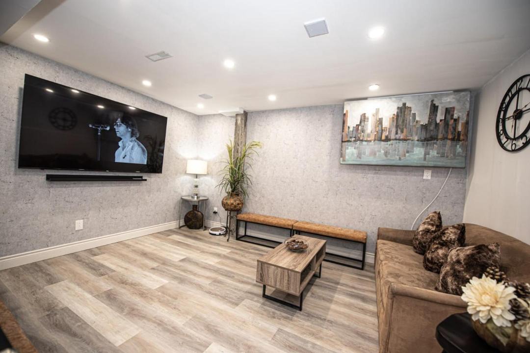 Photo of Livingroom in Beverley Glen
