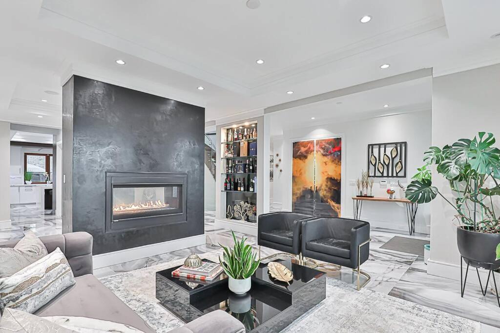 Photo of Livingroom in North York