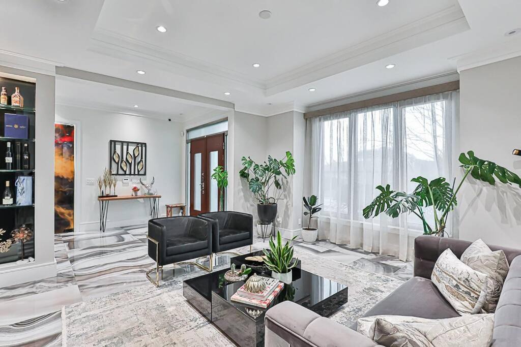 Photo of Livingroom in North York