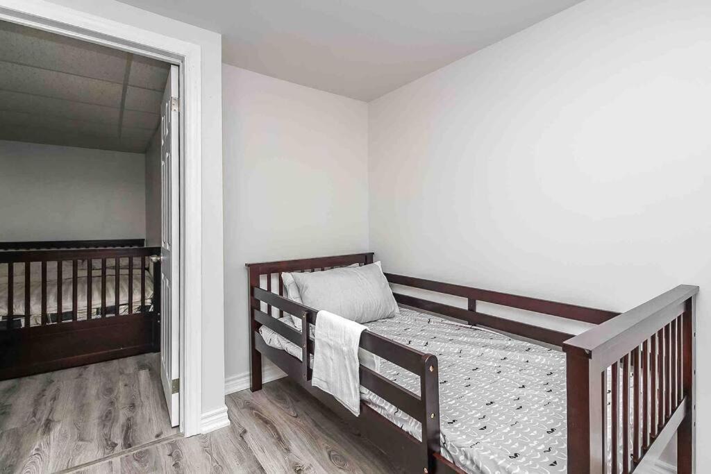 Photo of Bedroom in Oro-Medonte