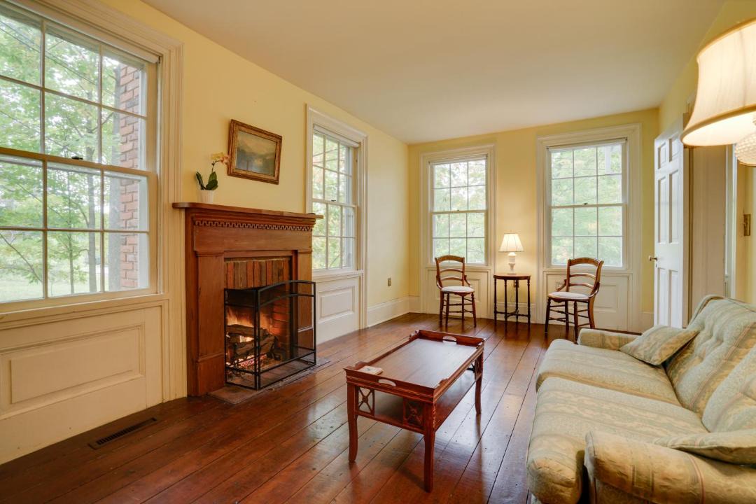 Photo of Livingroom in Taylors Falls