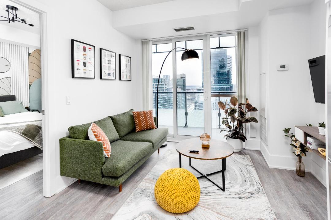 Photo of Livingroom in Toronto Entertainment District