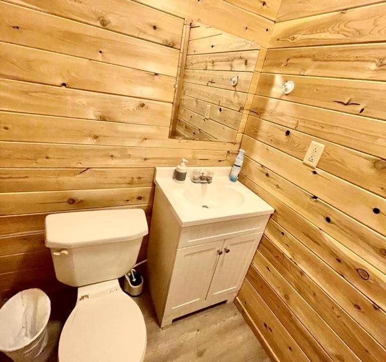 Photo of Bathroom in Unorganized Centre Parry Sound