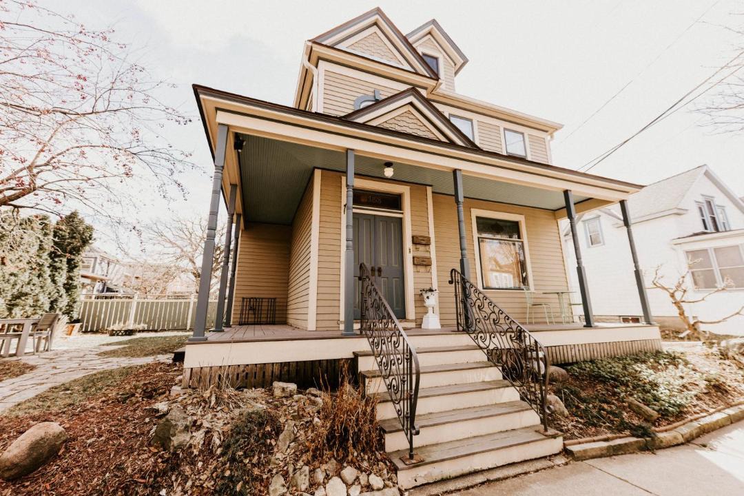 Photo of Buildings in West Seventh