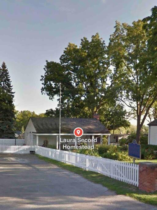 Photo of Buildings in Queenston