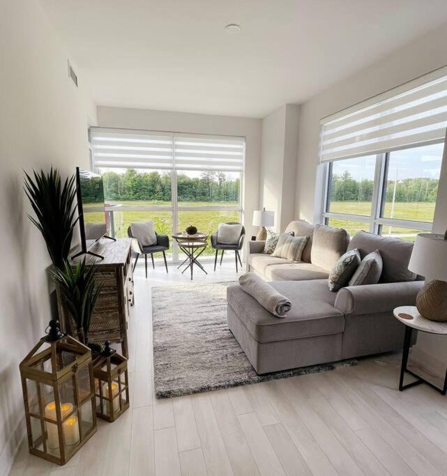 Photo of Livingroom in Innisfil