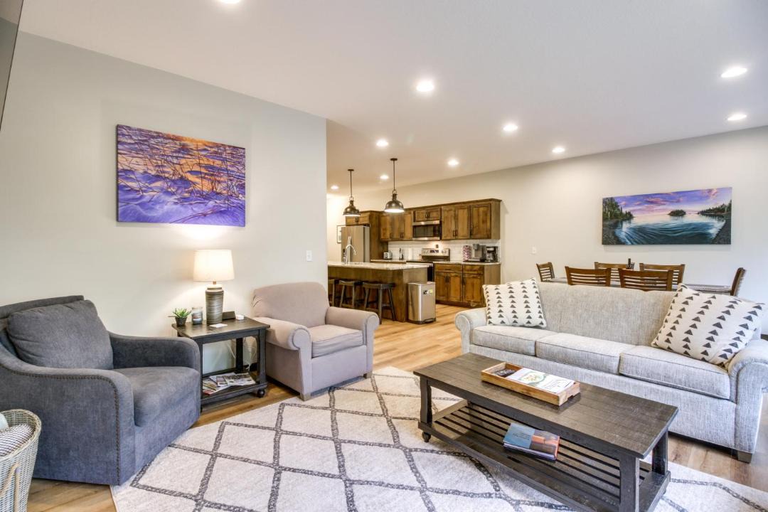 Photo of Livingroom in Lake Shore