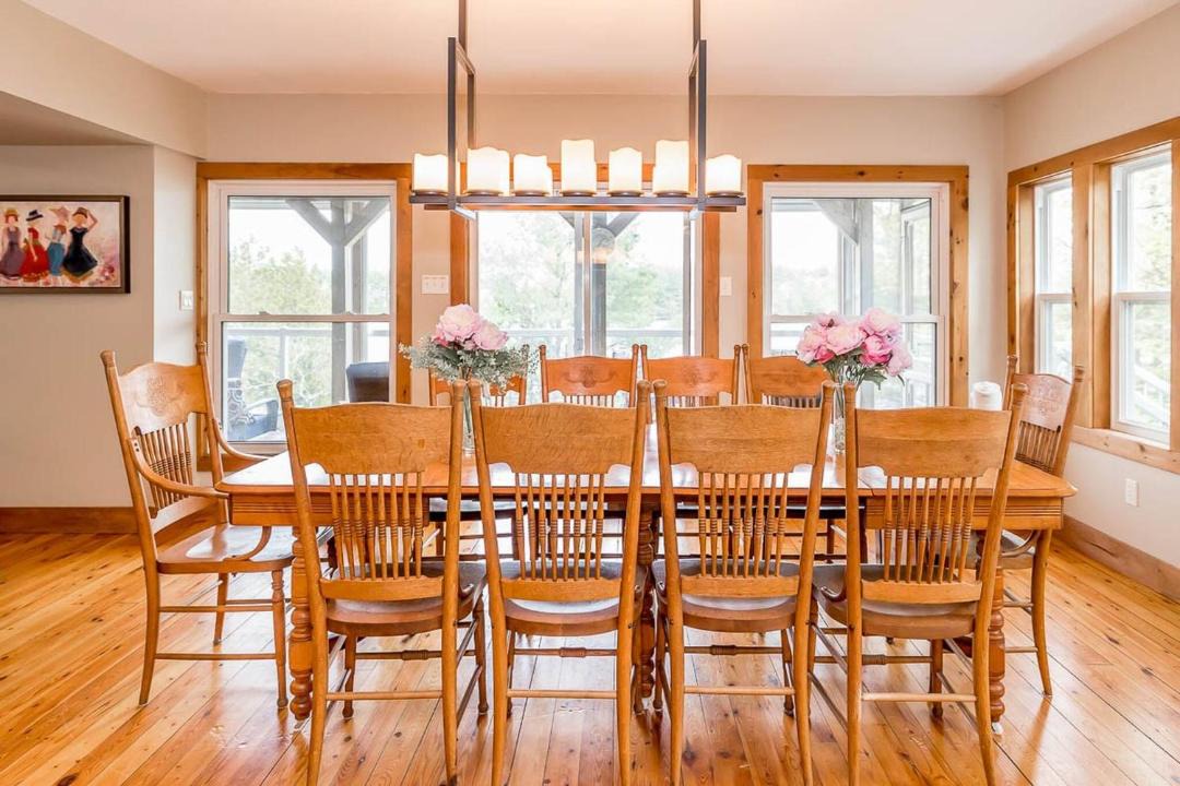 Photo of Livingroom in Gravenhurst