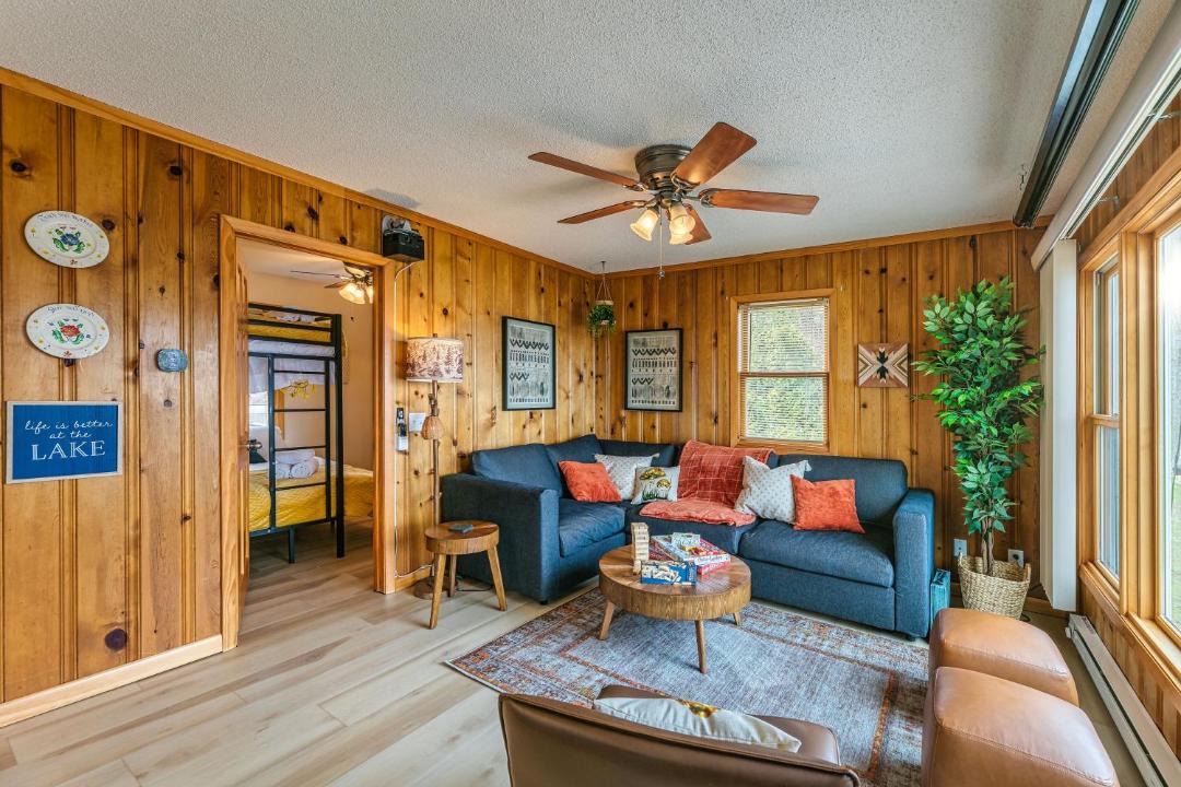 Photo of Livingroom in Lindstrom